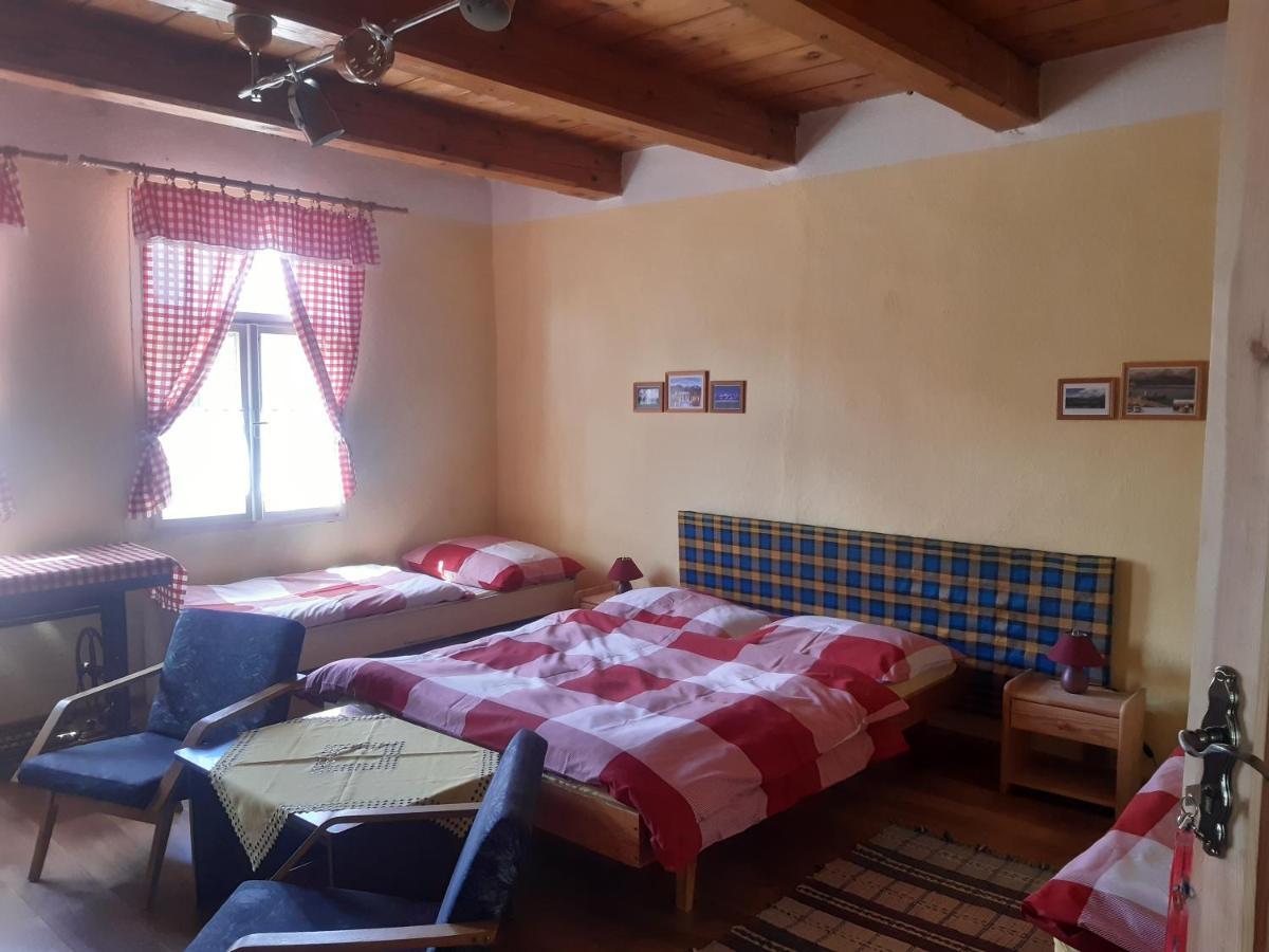 Romanticka Chalupa Country house Strba